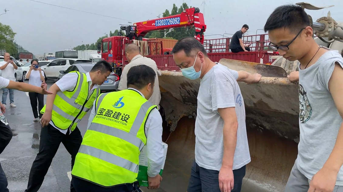全力以赴，摩登7防汛抢险阻击战